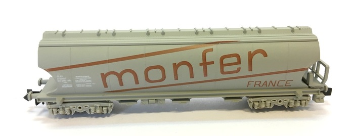 *PROMOS* - WAGON CEREALIER A PAROIS LATERALES BOMBEES ''MONFER FRANCE'' SNCF
