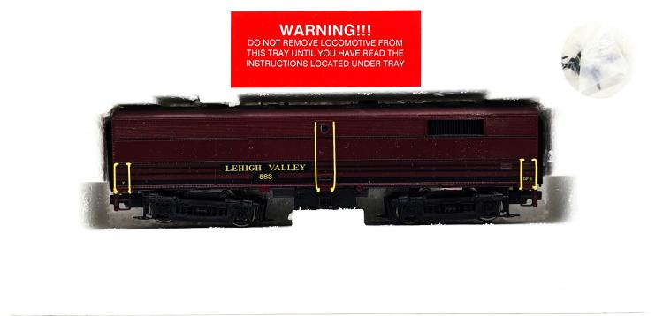 LOCOMOTIVE DIESEL LEHIGH VALLEY FA2 586 + FA2 588 - 2 MOTORISEE + DUMMY FB2 583 - BOITE DEFRAICHIES