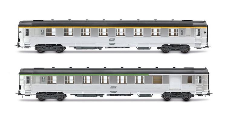 SET DE 2 VOITURES VOYAGEURS A8 ET B6D DEV INOX SNCF AVEC PANNEAUX DE CLASSE CORAIL