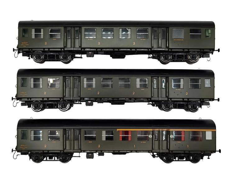 SET DE 3 VOITURES ROMILLY ABTMYP 7.5029 + BTMYFP 7.5079 + BDTMYP 7.5650 VERT CHÂSSIS NOIR SNCF - MODÈLES ÉQUIPÉS D‘ÉCLAIRAGE INTÉRIEUR