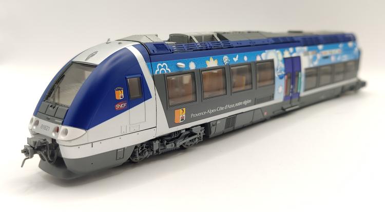 AGC (B81621/81622) 4 CAISSES SNCF, LIVREE PACA AIX