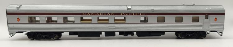 RAME DE 5 VOITURES VOYAGEURS 85' BUDD CANADIAN PACIFIC