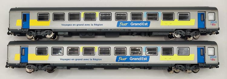 SET DE 2 VOITURES CORAILS VTU FLUO GRAND EST 2°CL SNCF